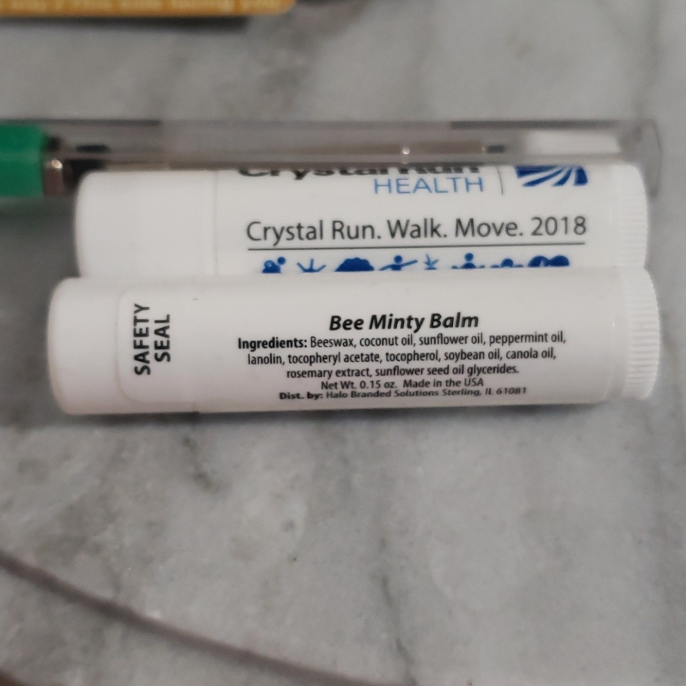 🎁 lip balm FREE w/ purchase
